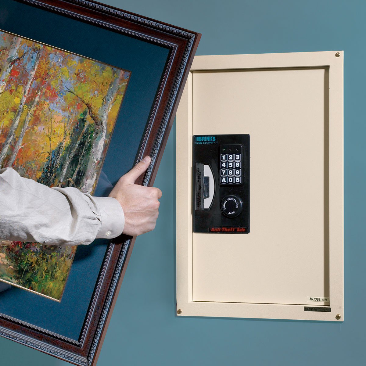 маскировка сейфа